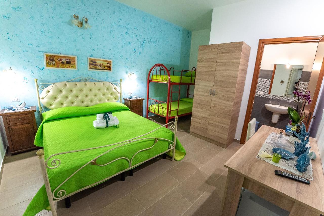 Bed and Breakfast La Scalinata Марина-ди-Манкаверса Экстерьер фото