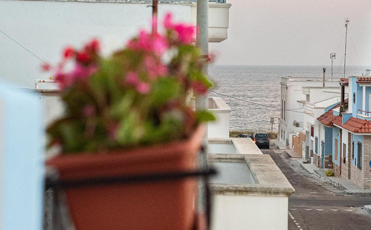 Bed and Breakfast La Scalinata Марина-ди-Манкаверса Экстерьер фото