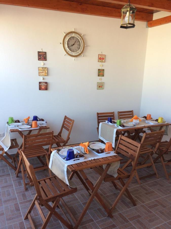 Bed and Breakfast La Scalinata Марина-ди-Манкаверса Экстерьер фото