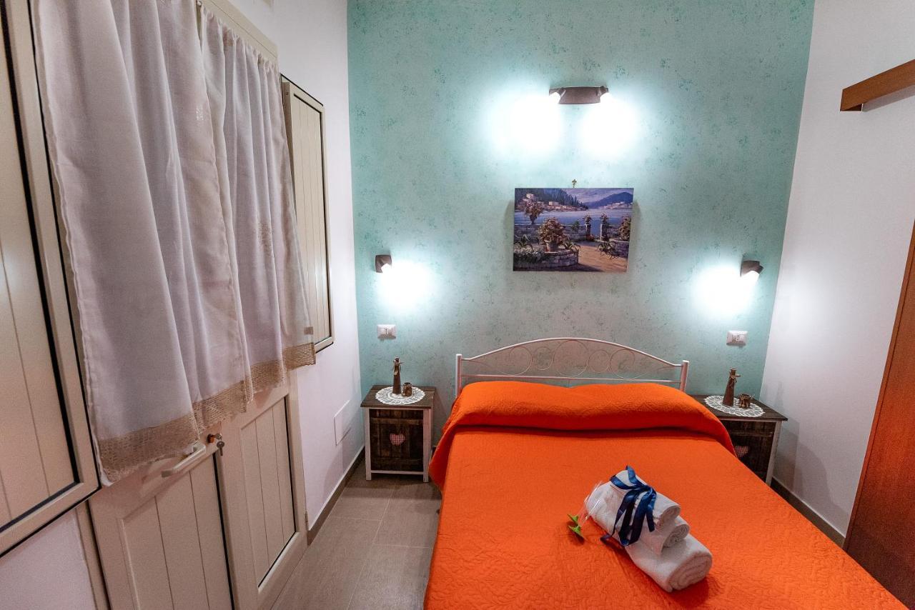 Bed and Breakfast La Scalinata Марина-ди-Манкаверса Экстерьер фото