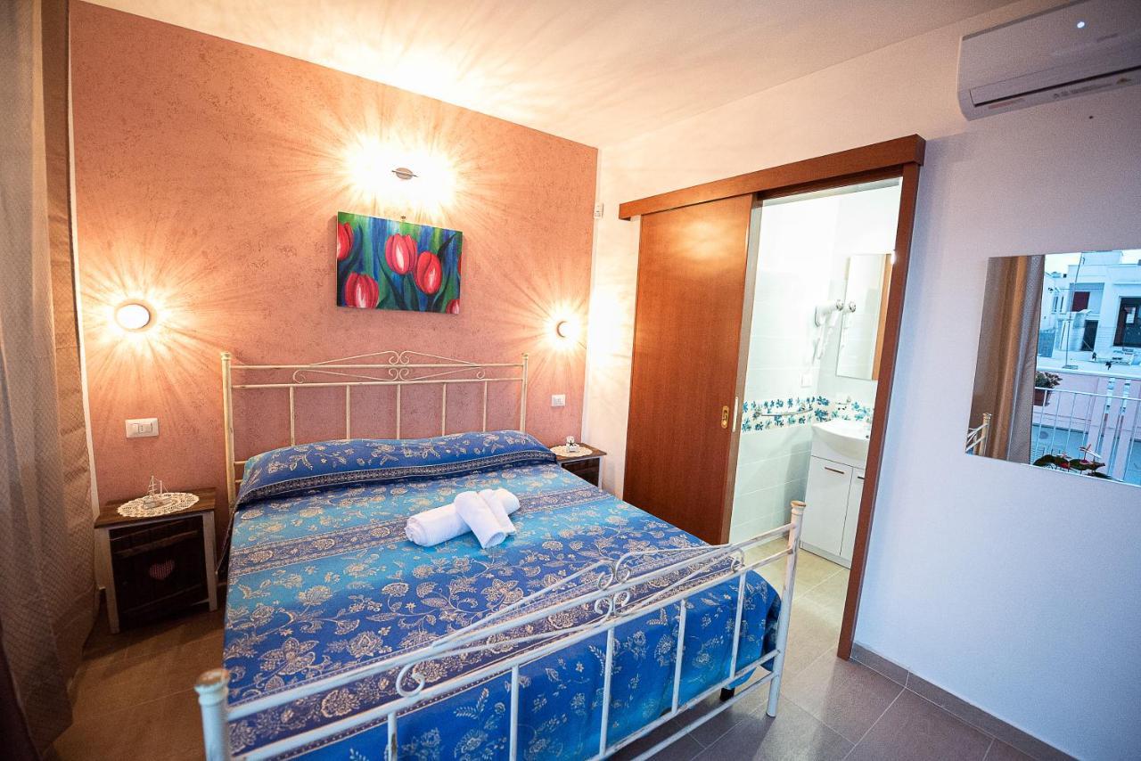 Bed and Breakfast La Scalinata Марина-ди-Манкаверса Экстерьер фото