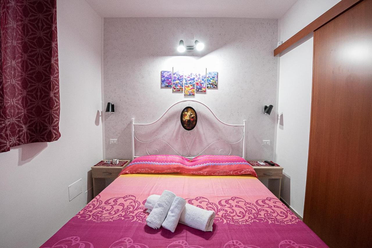 Bed and Breakfast La Scalinata Марина-ди-Манкаверса Экстерьер фото