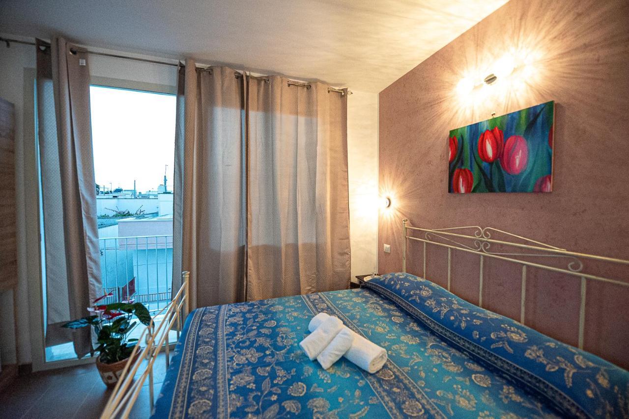 Bed and Breakfast La Scalinata Марина-ди-Манкаверса Экстерьер фото