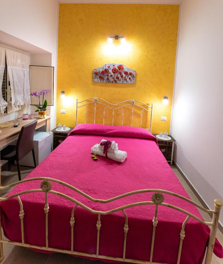Bed and Breakfast La Scalinata Марина-ди-Манкаверса Экстерьер фото