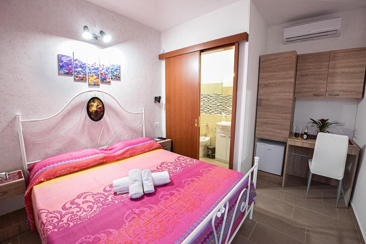 Bed and Breakfast La Scalinata Марина-ди-Манкаверса Экстерьер фото
